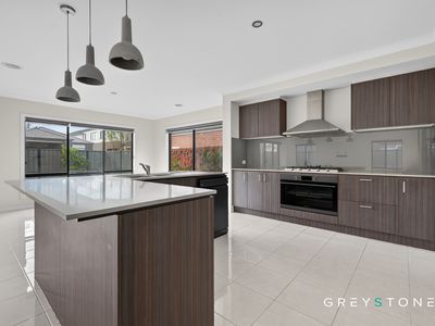 10 Caro Way, Fraser Rise
