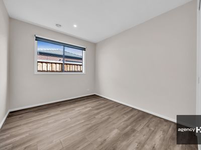28 Art Deco Drive, Deanside