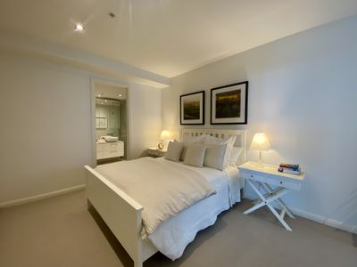 1005 / 480 St Kilda Road, Melbourne