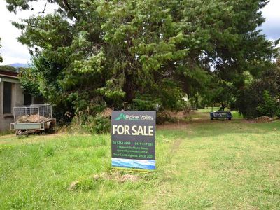 8 Young Crescent, Tawonga South