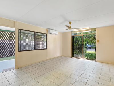 12 Walnut Close, Manoora