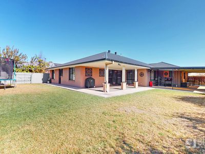 8 Manning Place, Dubbo