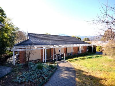 12 Allamar Court , Tawonga South