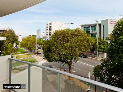 7  /  990 Wellington Street, West Perth