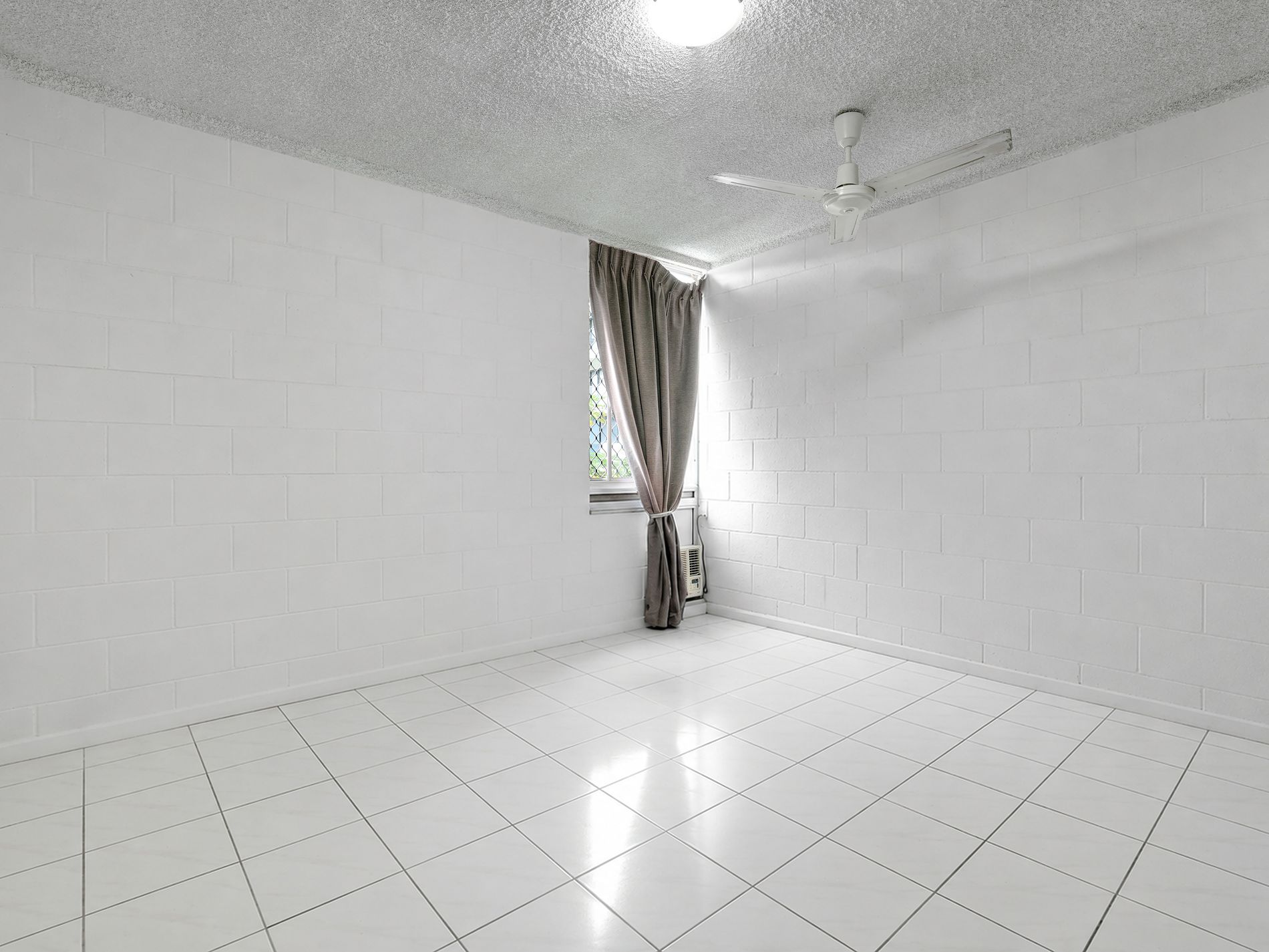 17/186 Lake St, Cairns North