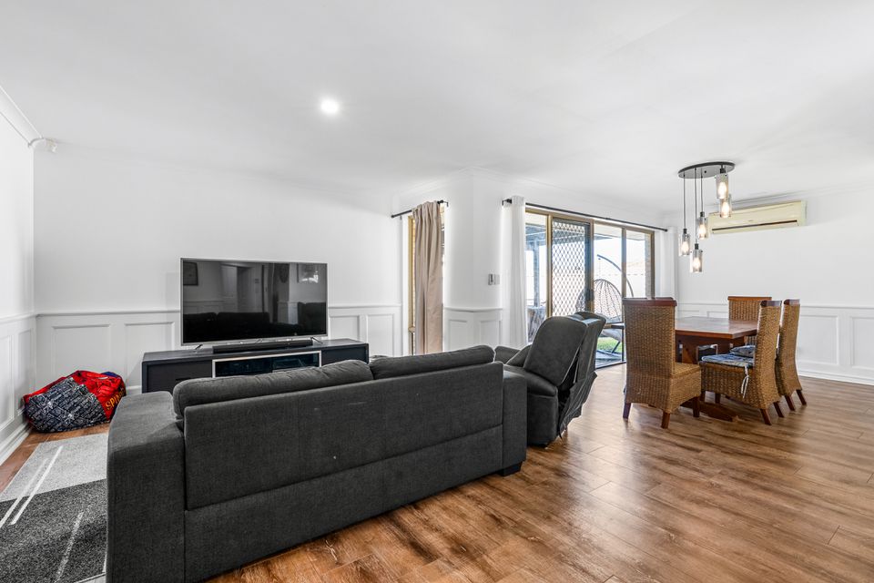 24 MANLY CRESCENT, Warnbro