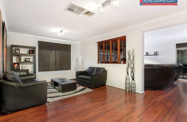 52 Royal Terrace, Craigieburn