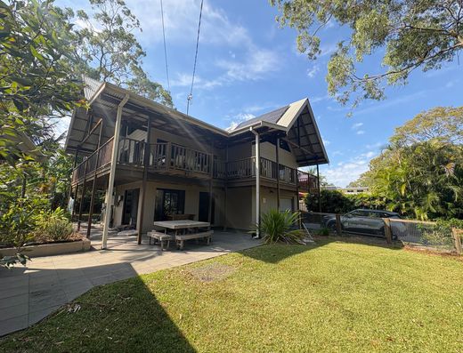 Premium Wooloweyah Home with Lake Views