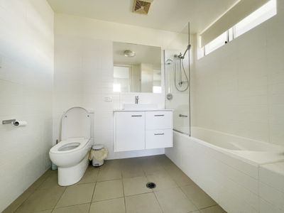 5 / 104-106 CENTRAL LANE, Gladstone Central