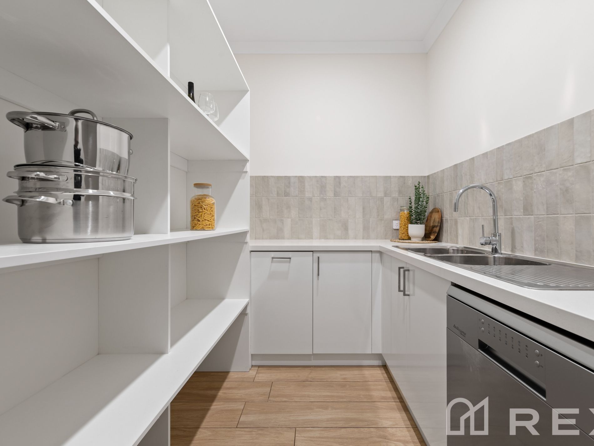 4 Yering Place, Officer