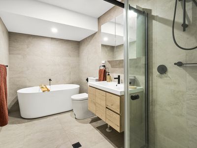 2/69B Semaphore Road, Berkeley