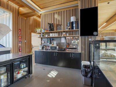 2-4 Bass Highway, Parklands