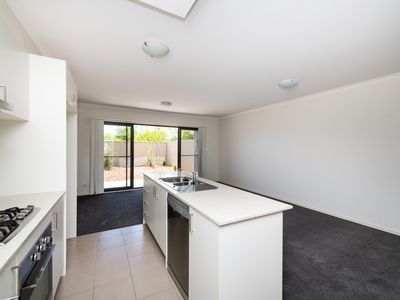 3 / 4 Ross Road, Queanbeyan