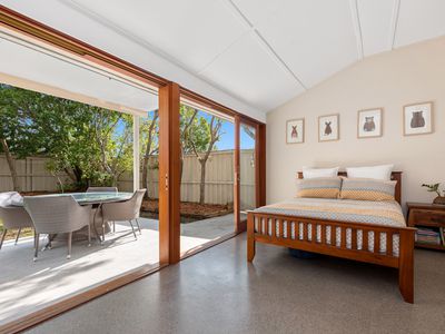 60 Lisson Grove, Wooloowin