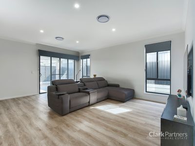 18 Houghton Street, Spring Mountain