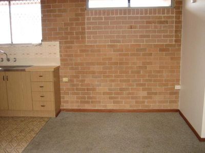 2 / 10 Woolworths Avenue, Warilla