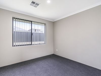 24 Longitude Road, Port Kennedy