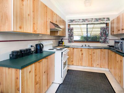 27 Tait Avenue, Kanahooka