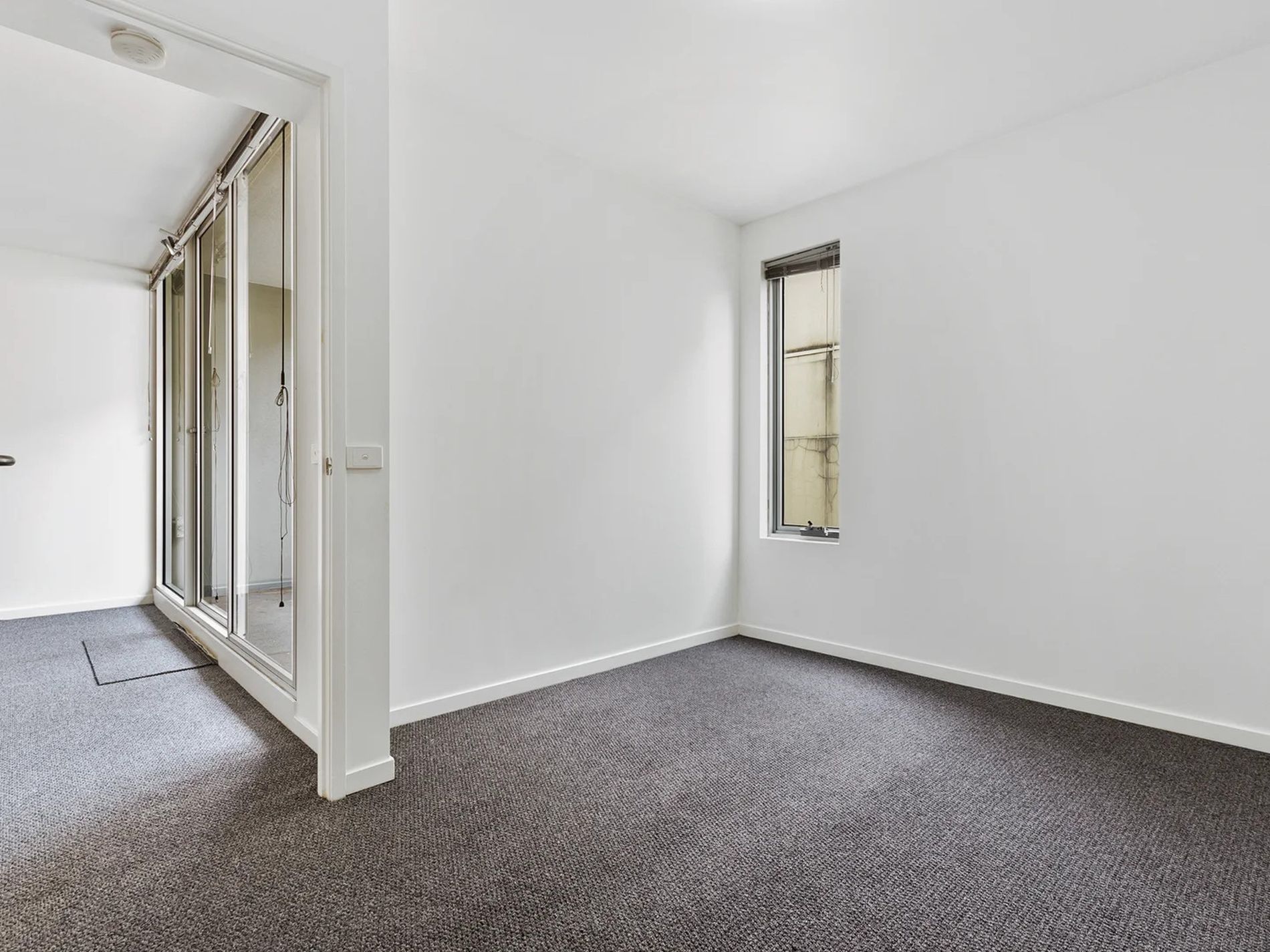 15 / 100 Queensberry Street, Carlton