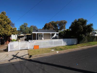 7 Alamein Walk, West Bathurst