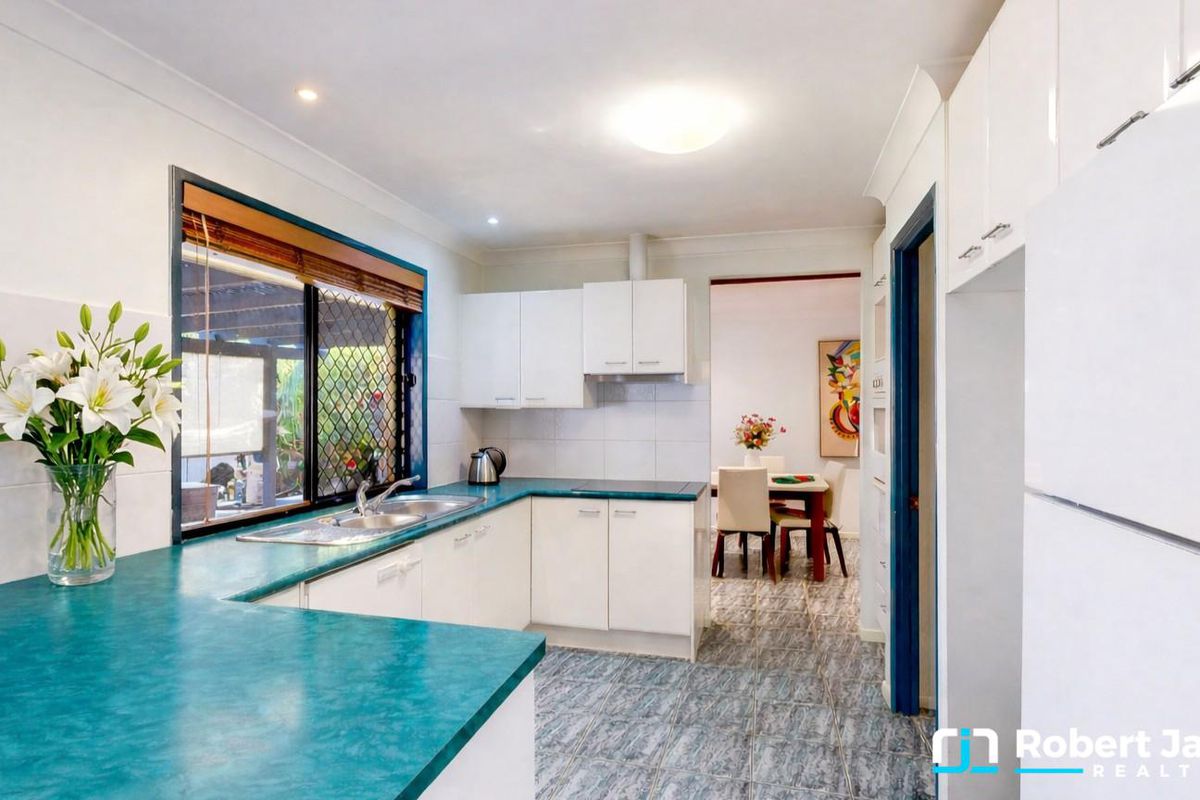13 Driver Court, Tewantin