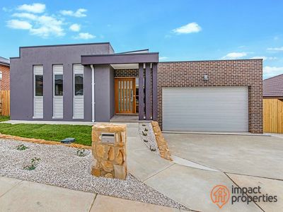 5 Slim Dusty Circuit, Moncrieff