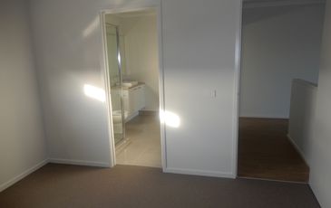 7 TAGORE WALK, Officer