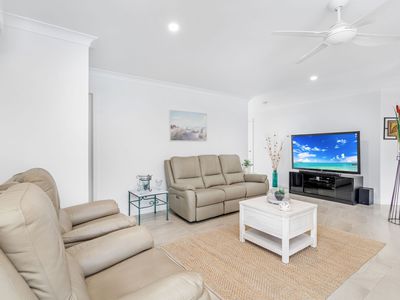 2 / 142 South Street, Tuncurry