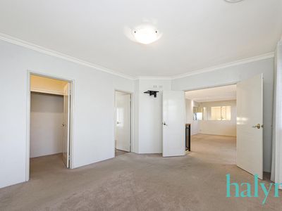 6 Hinkler Loop, Maylands