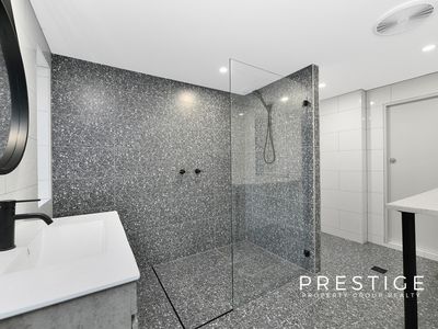 FLAT / 11 Belmore Street, Arncliffe