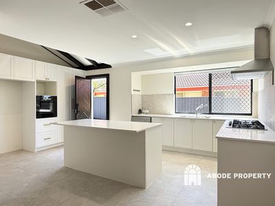 12 Catalpa Crescent, South Lake