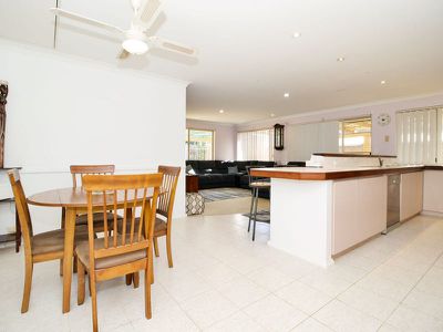 28 Round Hill Drive , Port Kennedy