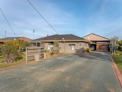 9-11 Clare Avenue, Lockington