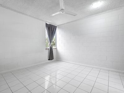 17/186 Lake St, Cairns North