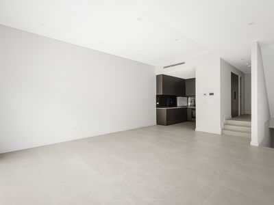 15 / 2-8 Bando Road, Girraween