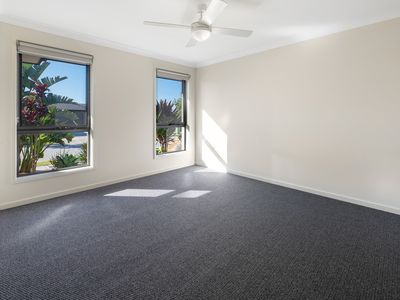 21 Belconnen Drive, Pimpama