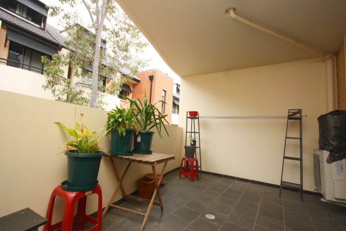 4 / 19-27 Eastbourne Road, Homebush West