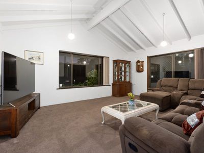 42 Carawatha Avenue, Mount Nasura