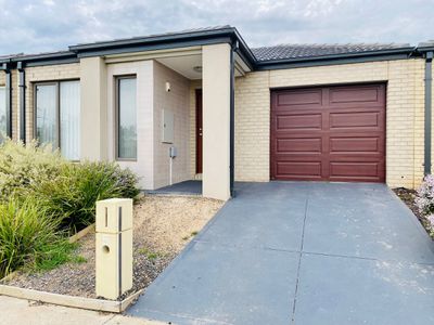 5 Bondi Parade, Point Cook