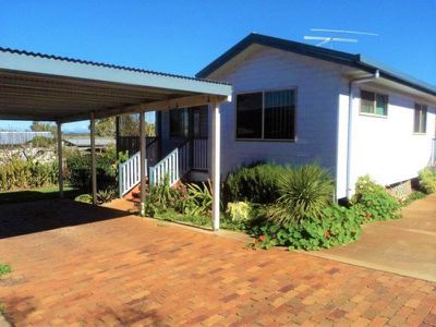 2 / 13 Fisher Street, Kingaroy