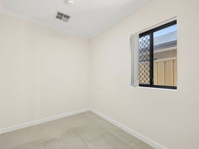 8B Stanmore Ct, Lynwood