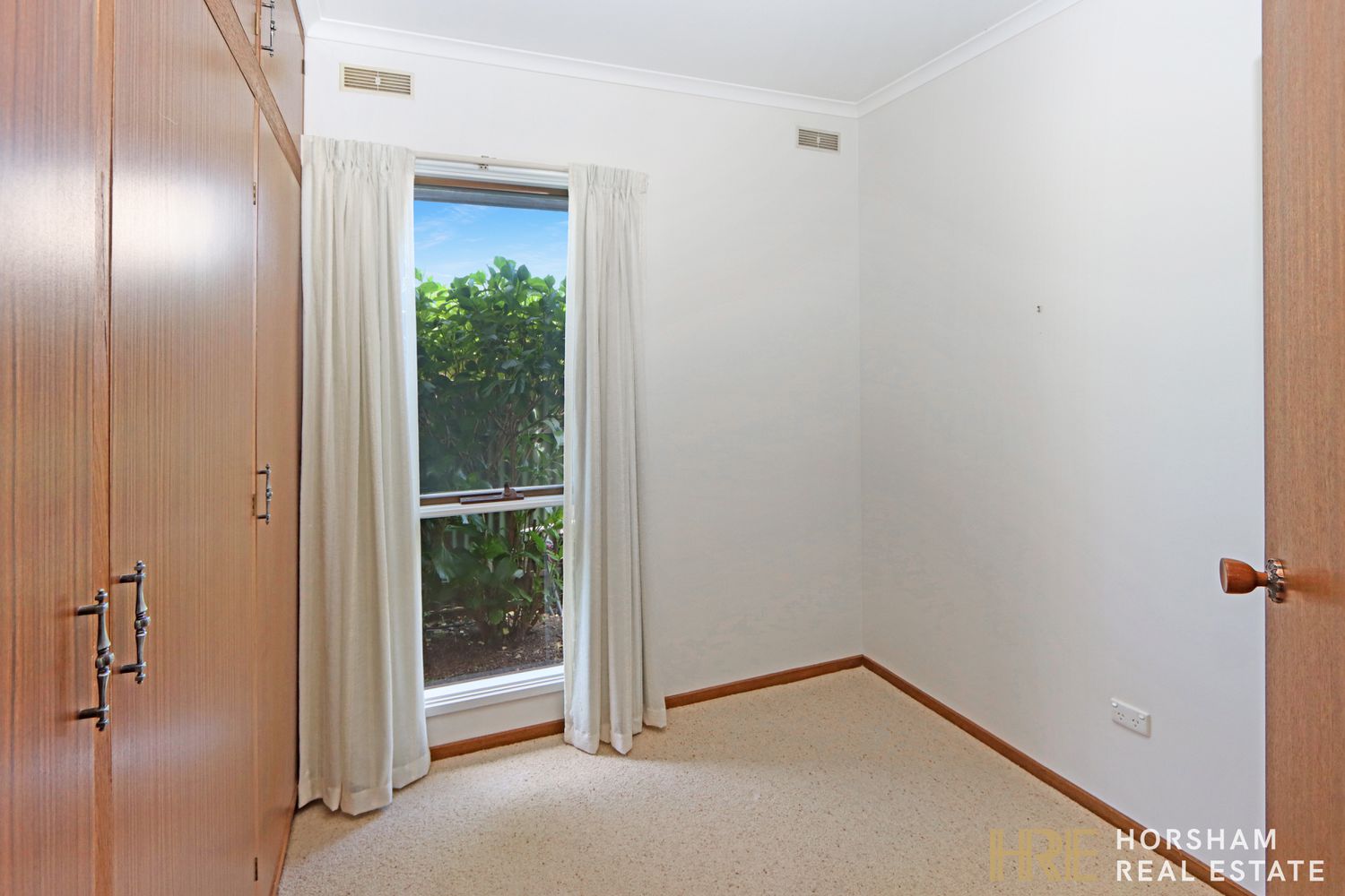 1 Hoskin Court, Horsham