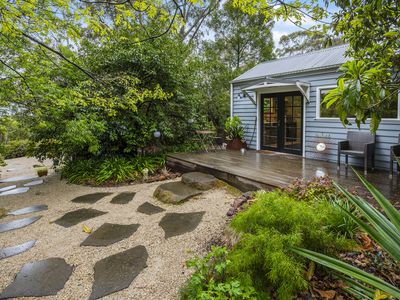 24 Blanche Parade, Mount Macedon