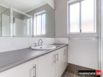 18 Packer Rise, Hammond Park