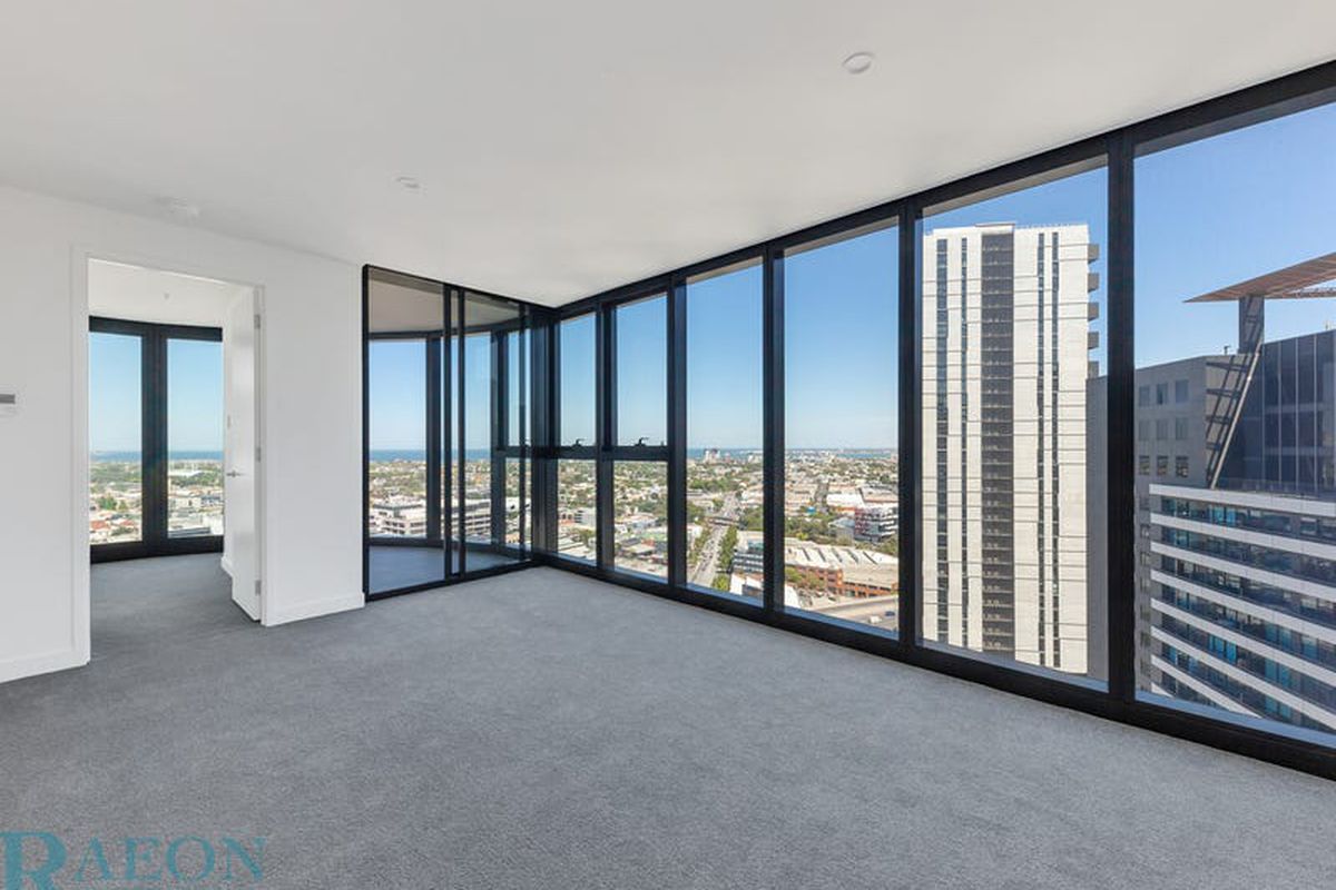 2403 / 105 Clarendon Street, Southbank