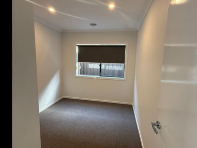 76 Buckingham Boulevard, Strathtulloh