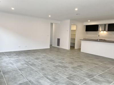 101 Palmdale Crescent, Mambourin