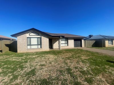27 Arthur Summons Street, Dubbo