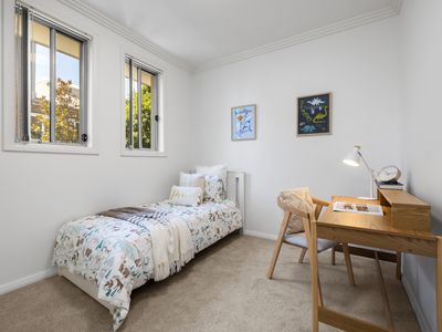 1 / 8 Carson Street, Dundas Valley