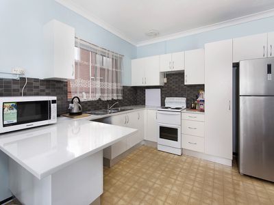144 Lake Avenue, Cringila